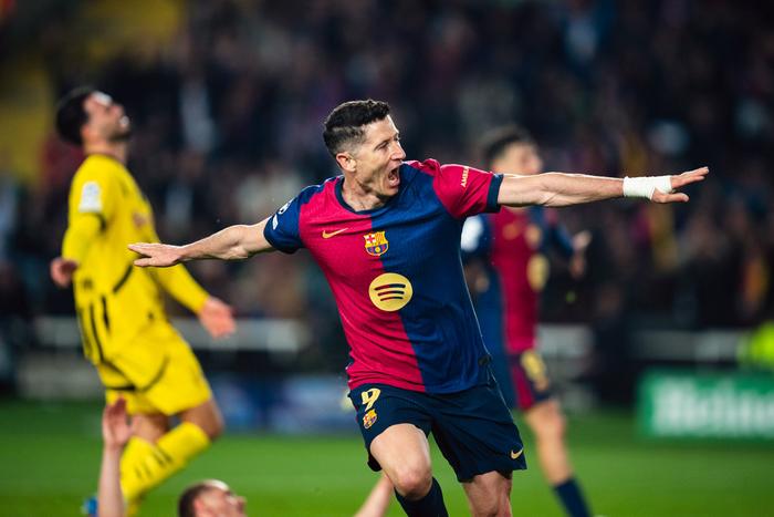 包含莱万多夫斯基官方宣布比赛规则变更新规,巴黎圣日耳曼引发争议!热度持续攀升的词条-九游下载